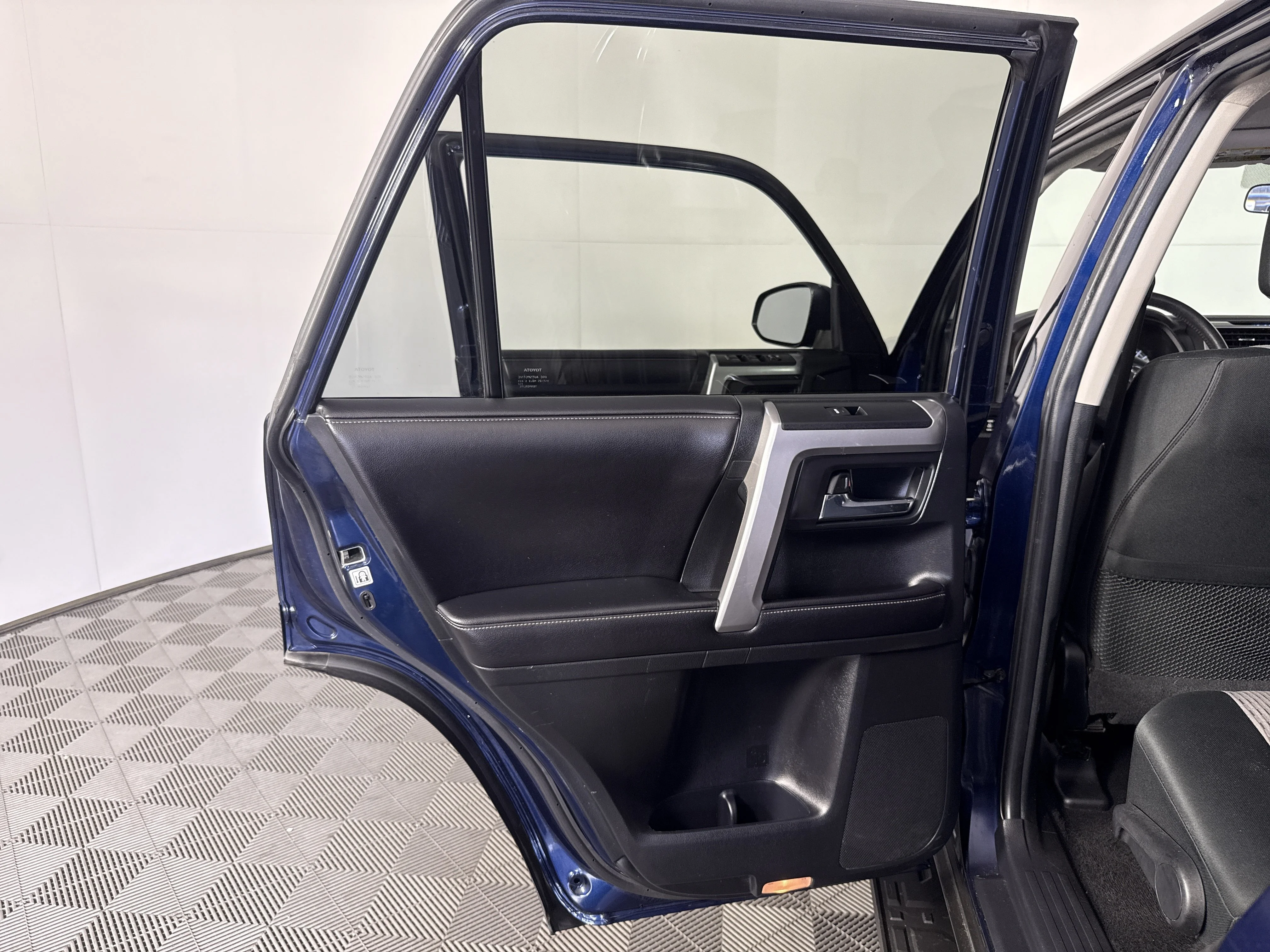 Used 2017 Nautical Blue Metallic Toyota SR5 image 17