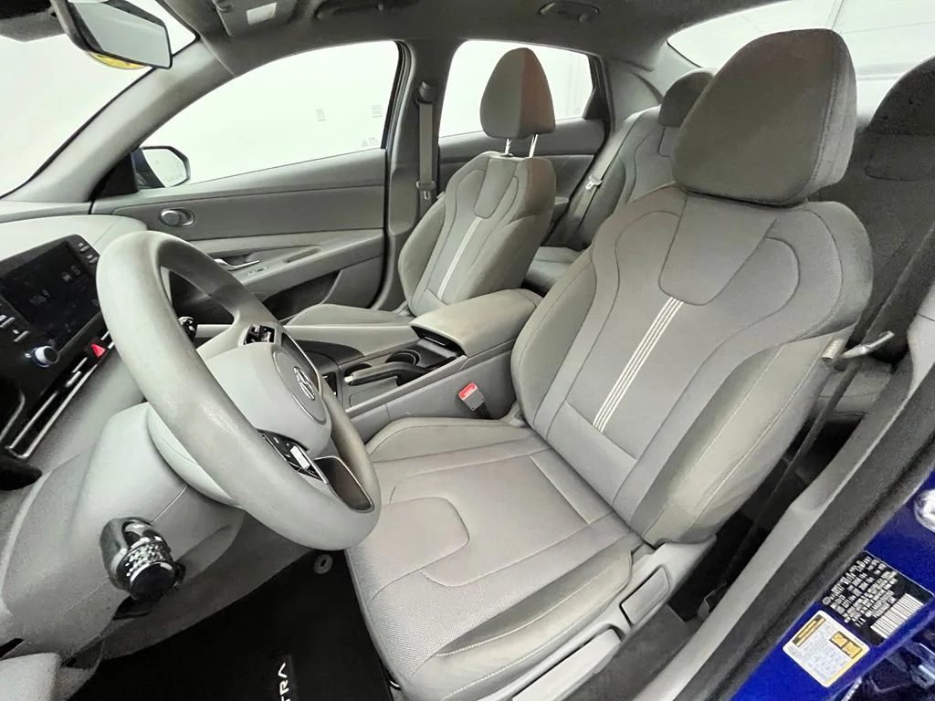 Used 2023 Blue Hyundai SE image 18
