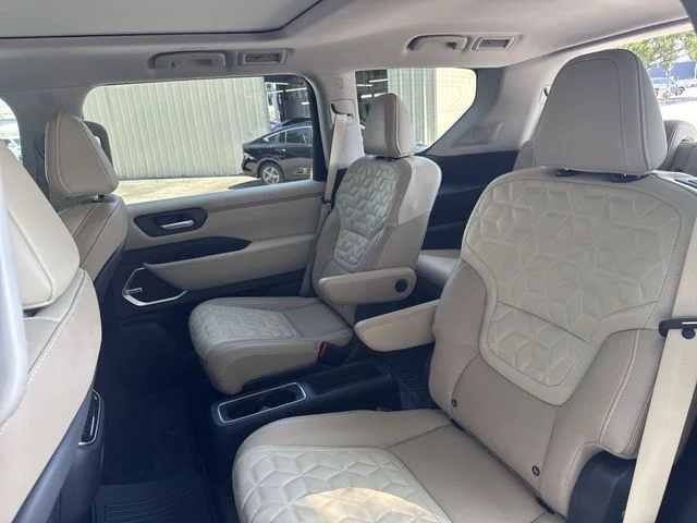 Used 2025 Blue Nissan Platinum image 16
