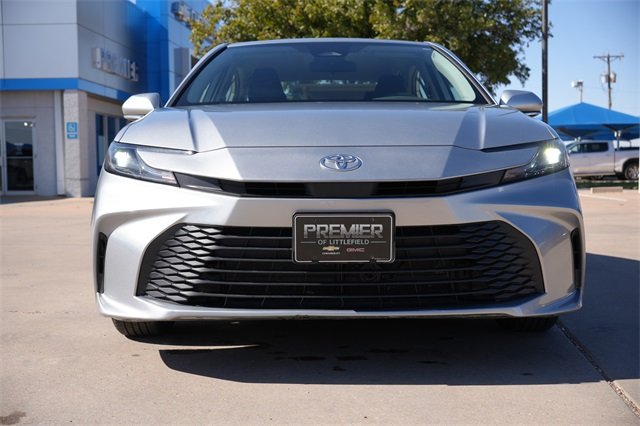 2025 Toyota Camry LE photo 4