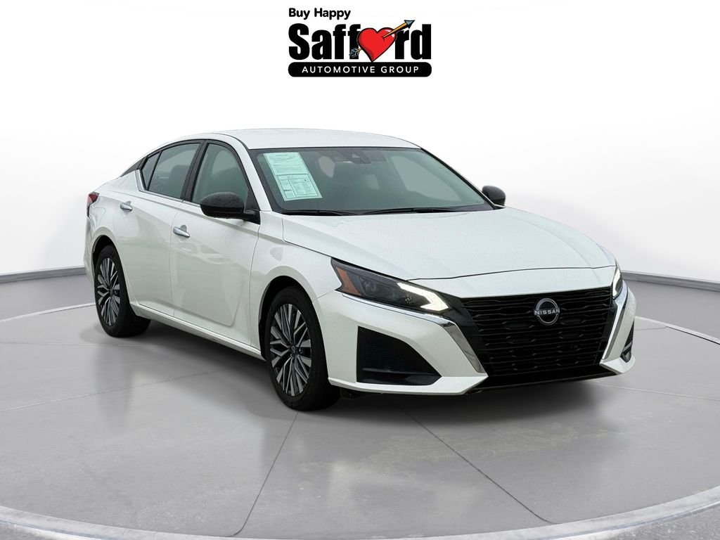 Used 2025 White Nissan 2.5 SV image 9