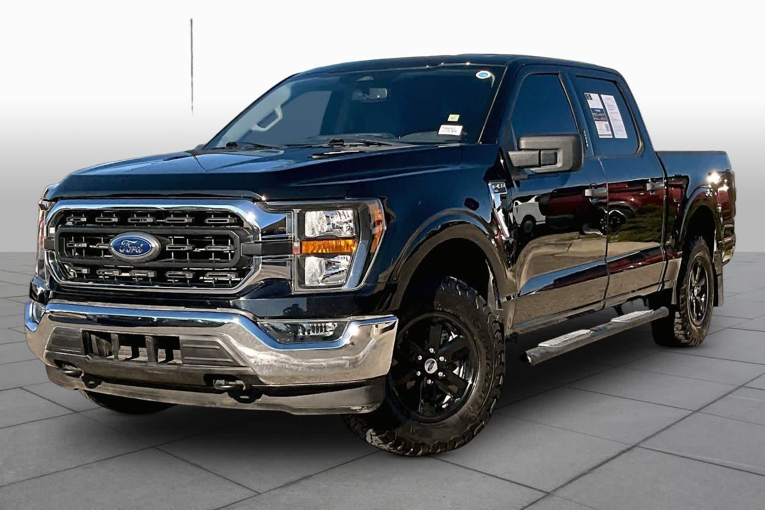 Used 2023 Agate Black Metallic Ford XLT image 2