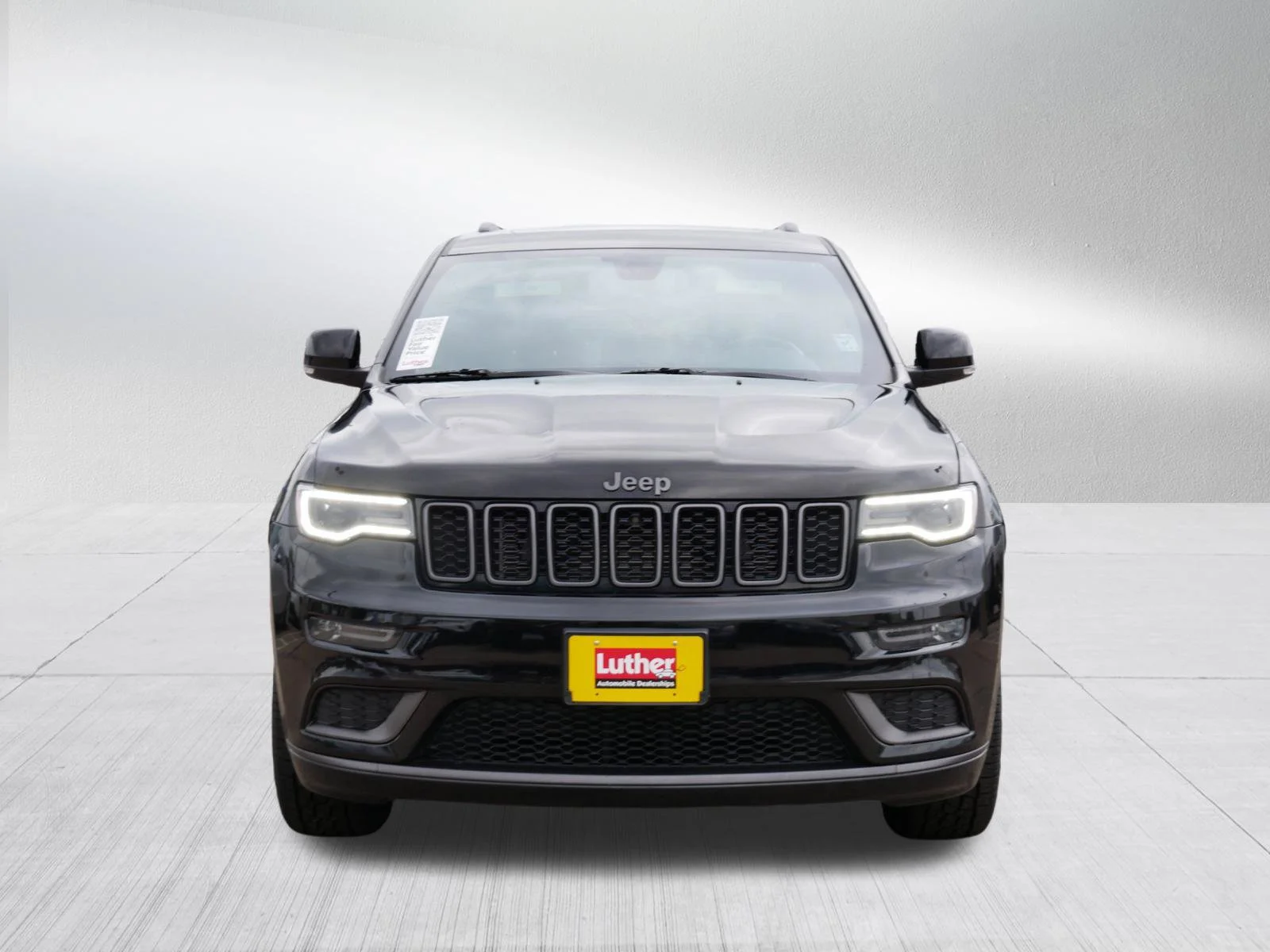 Used 2020 Diamond Black Crystal Pearlcoat Jeep Limited X image 2