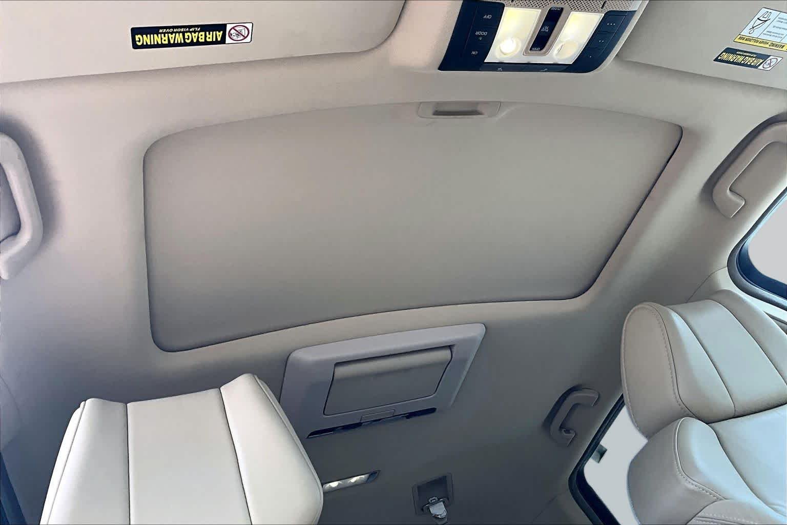 Used 2012 Aspen White Pearl II Acura Tech/Entertainment Pkg image 13