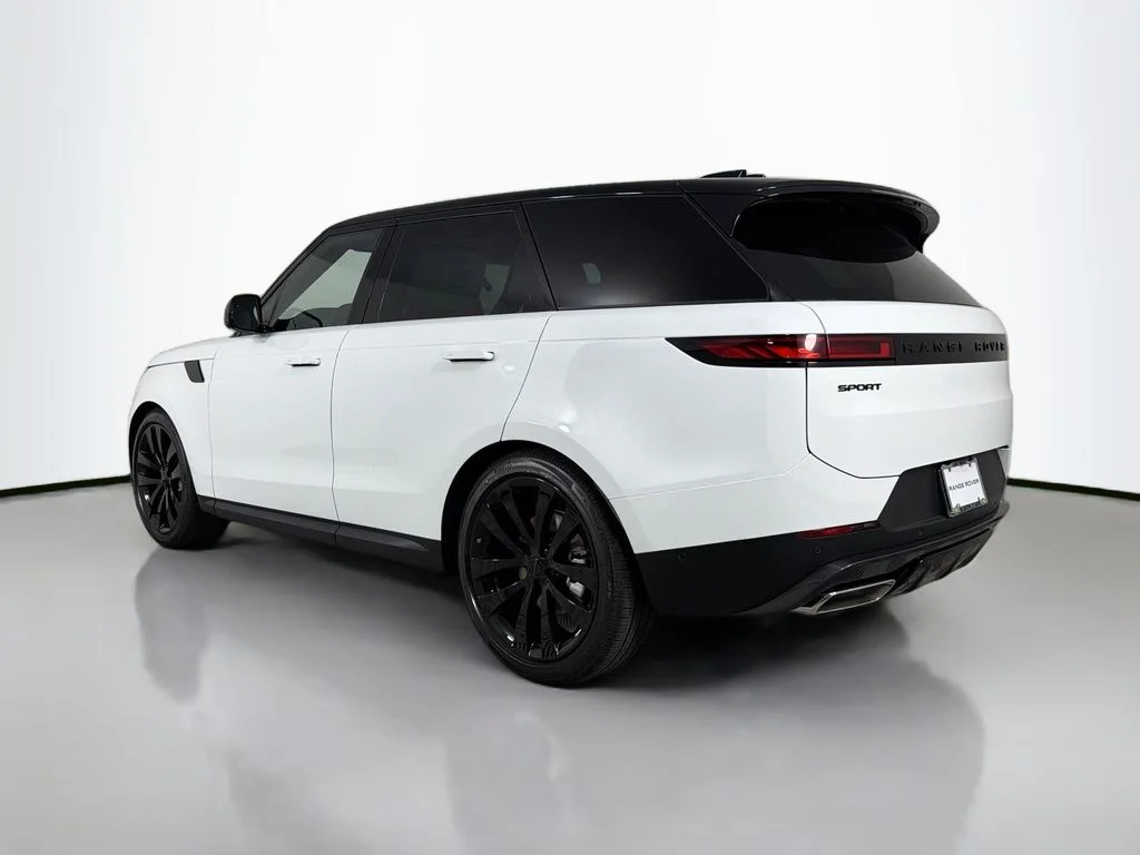 New 2026 Fuji White Land Rover SE image 7
