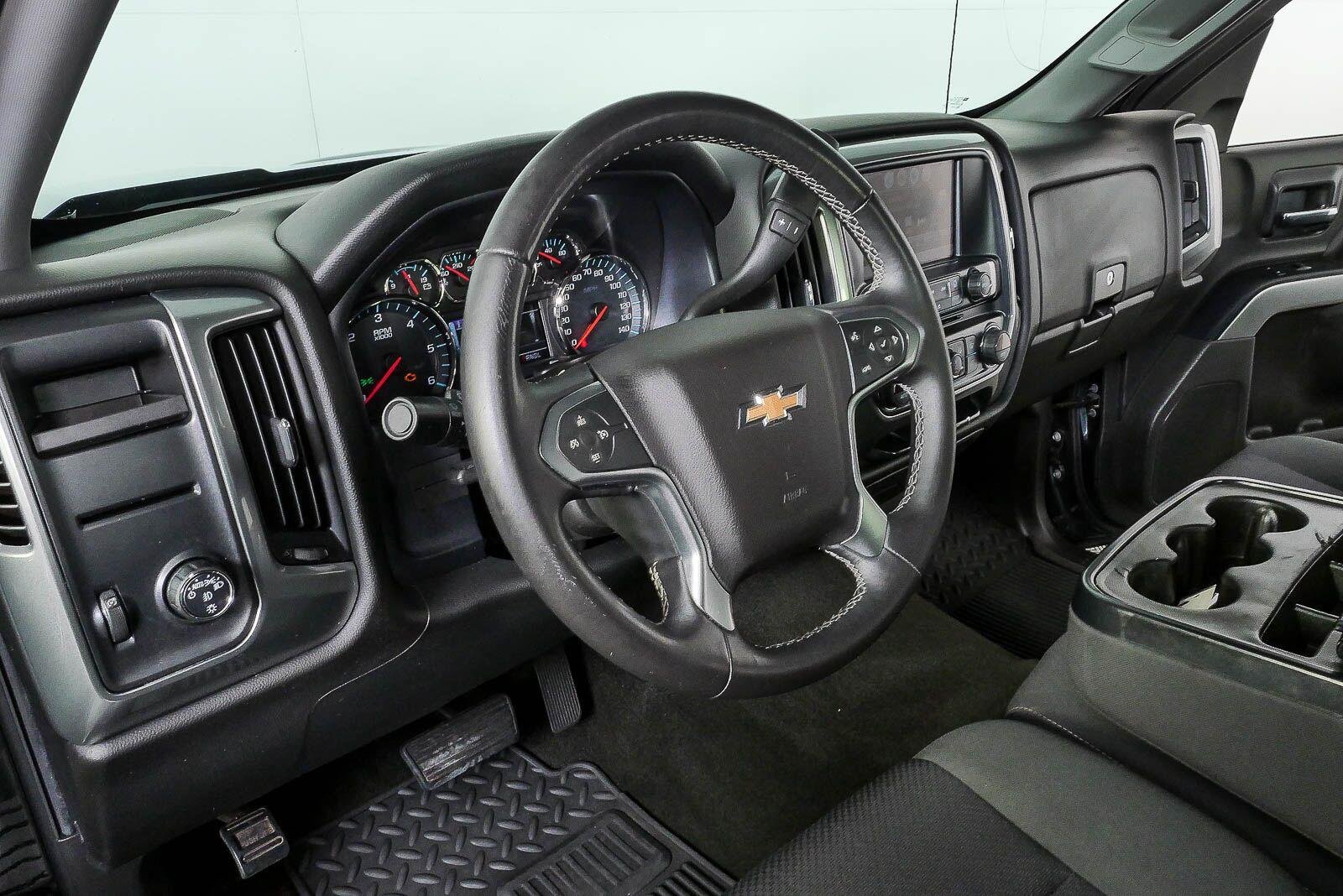 Used 2017 GRAPHITE METALLIC Chevrolet LT image 4
