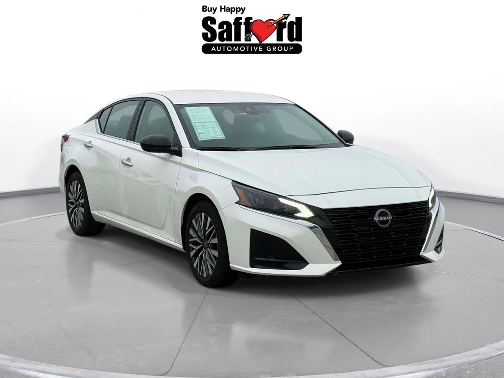 Used 2025 White Nissan 2.5 SV image 9