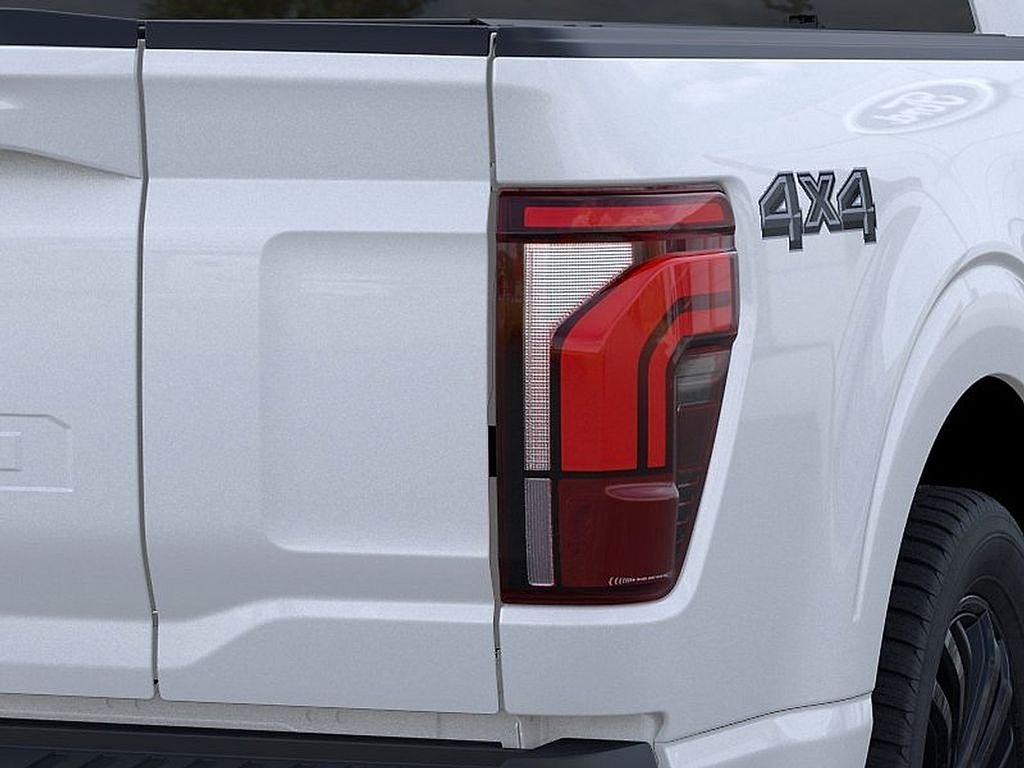 New 2026 Star White Metallic Tri-Coat Ford Platinum® image 21