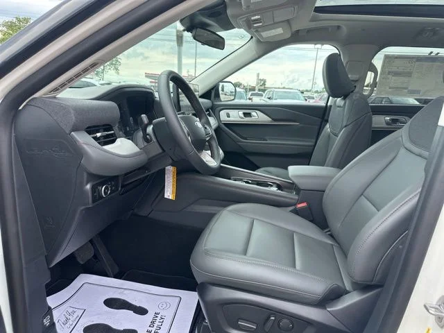 New 2026 Star White Metallic Tri-Coat Ford Active image 32