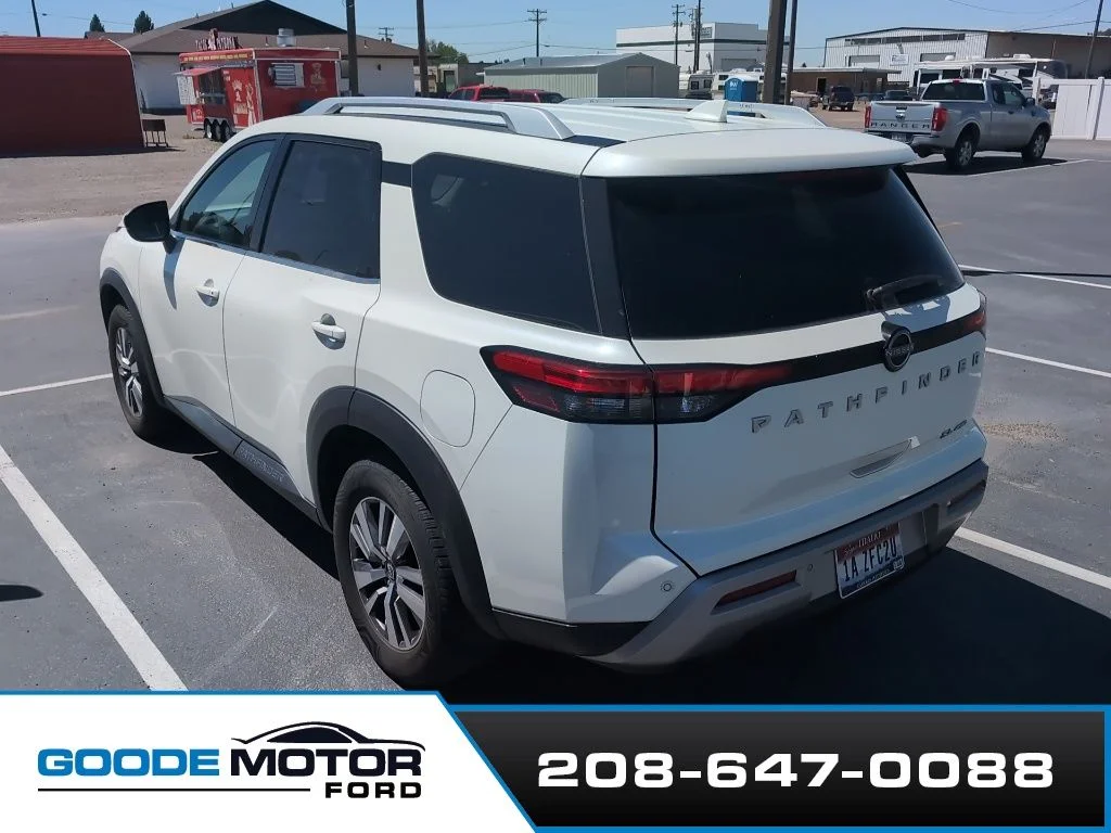Used 2022 White Nissan SL image 3