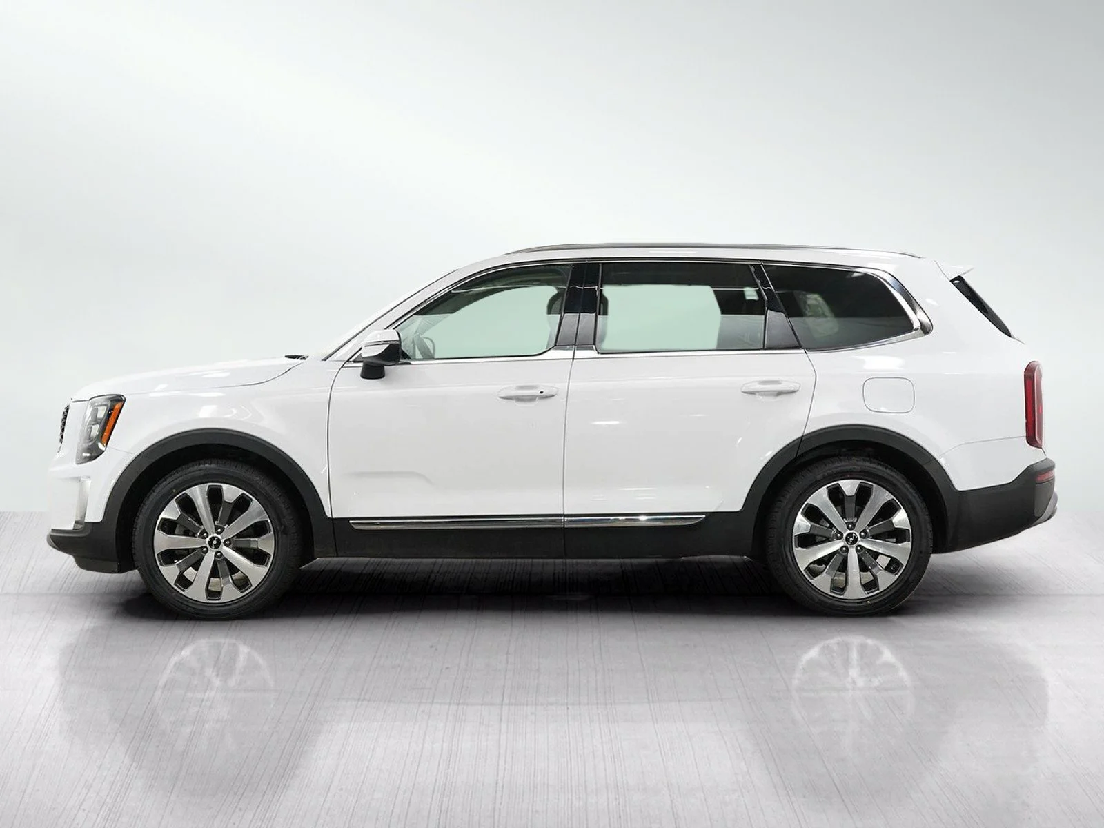 Used 2022 Kia Telluride EX with VIN 5XYP3DHC0NG313434 for sale in Wayzata, Minnesota