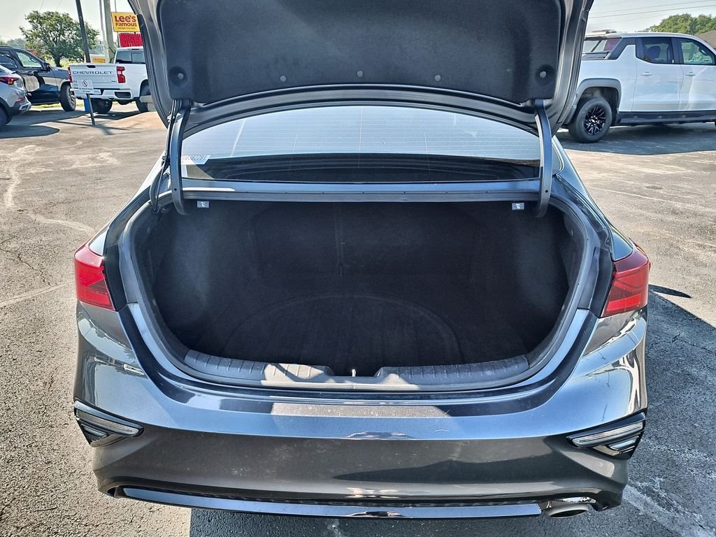 2021 Kia Forte LXS - Photo 23