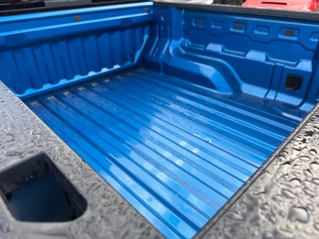 Used 2024 Blue GMC AT4 image 27