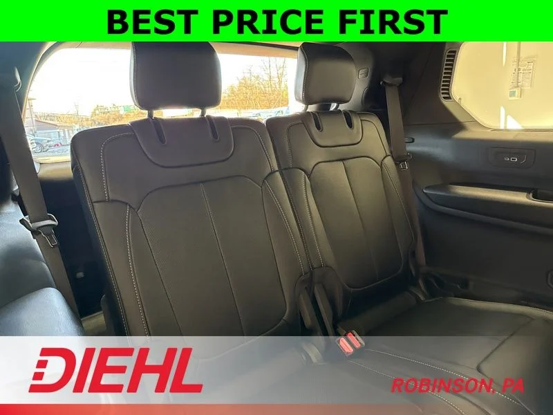 New 2026 Velvet Red Pearl-Coat Exterior Paint Jeep Limited image 12