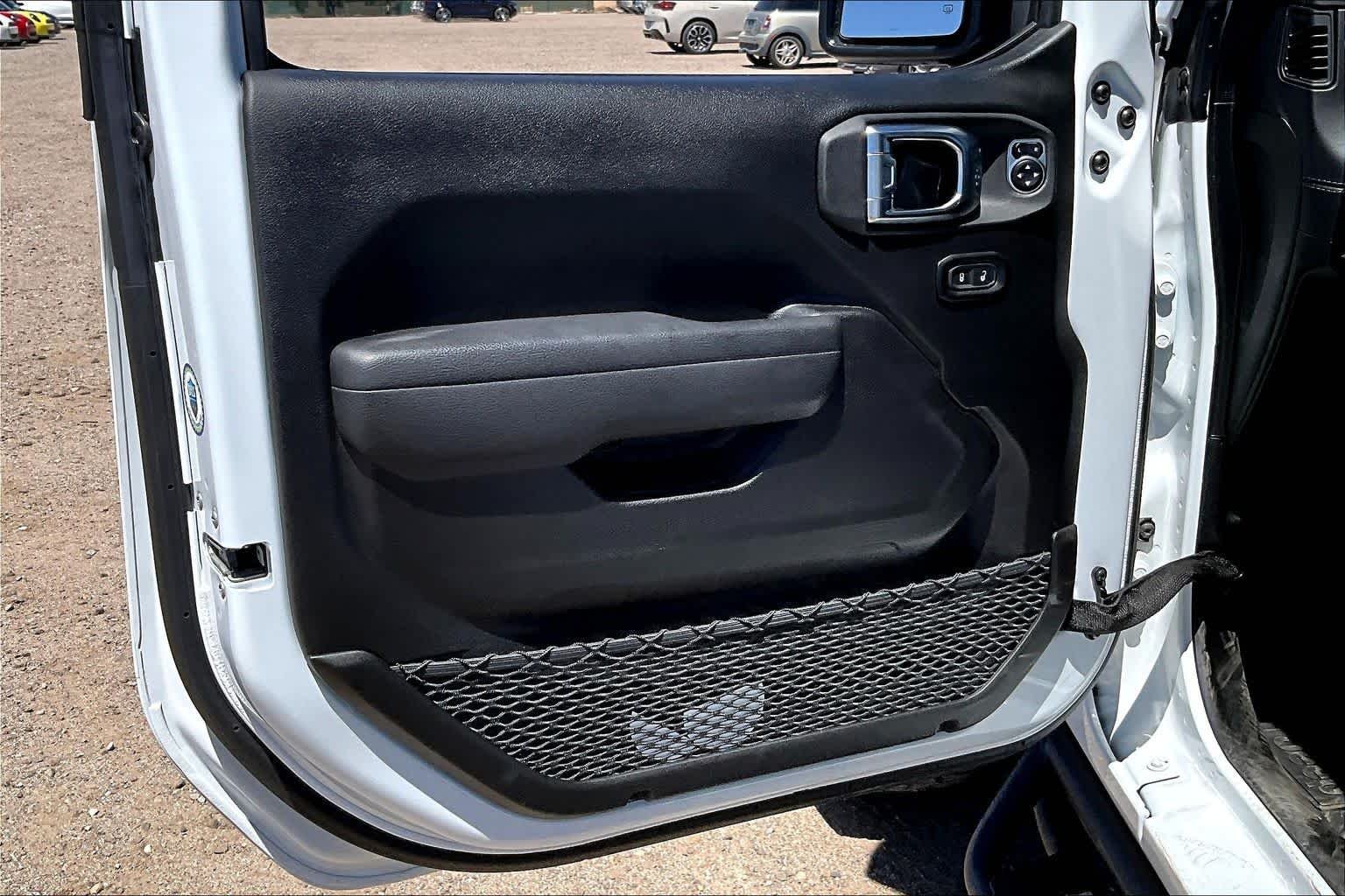 Used 2025 Bright White Clearcoat Jeep Rubicon image 19