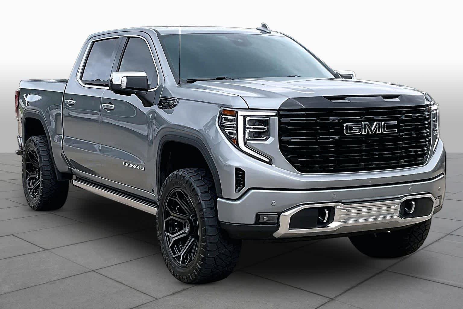 Used 2023 Sterling Metallic GMC Denali Ultimate image 3