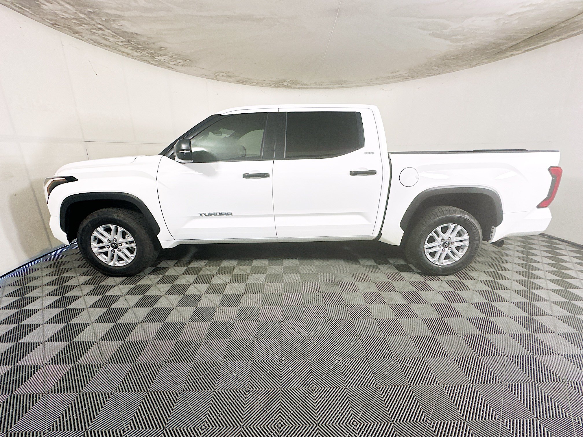 Used 2025 Ice Toyota SR5 image 6