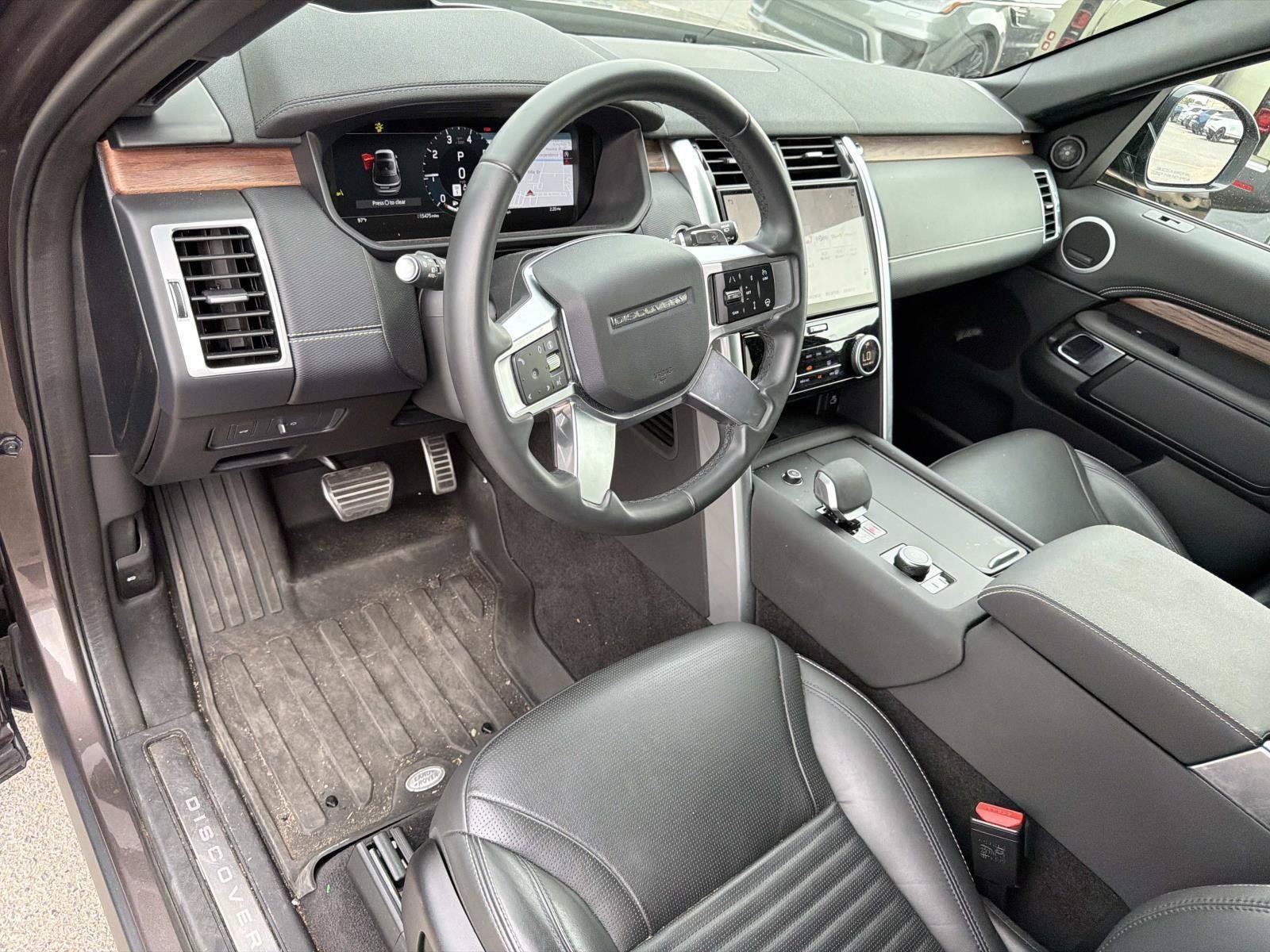 Certified Used 2025 Gray Land Rover Dynamic SE image 18
