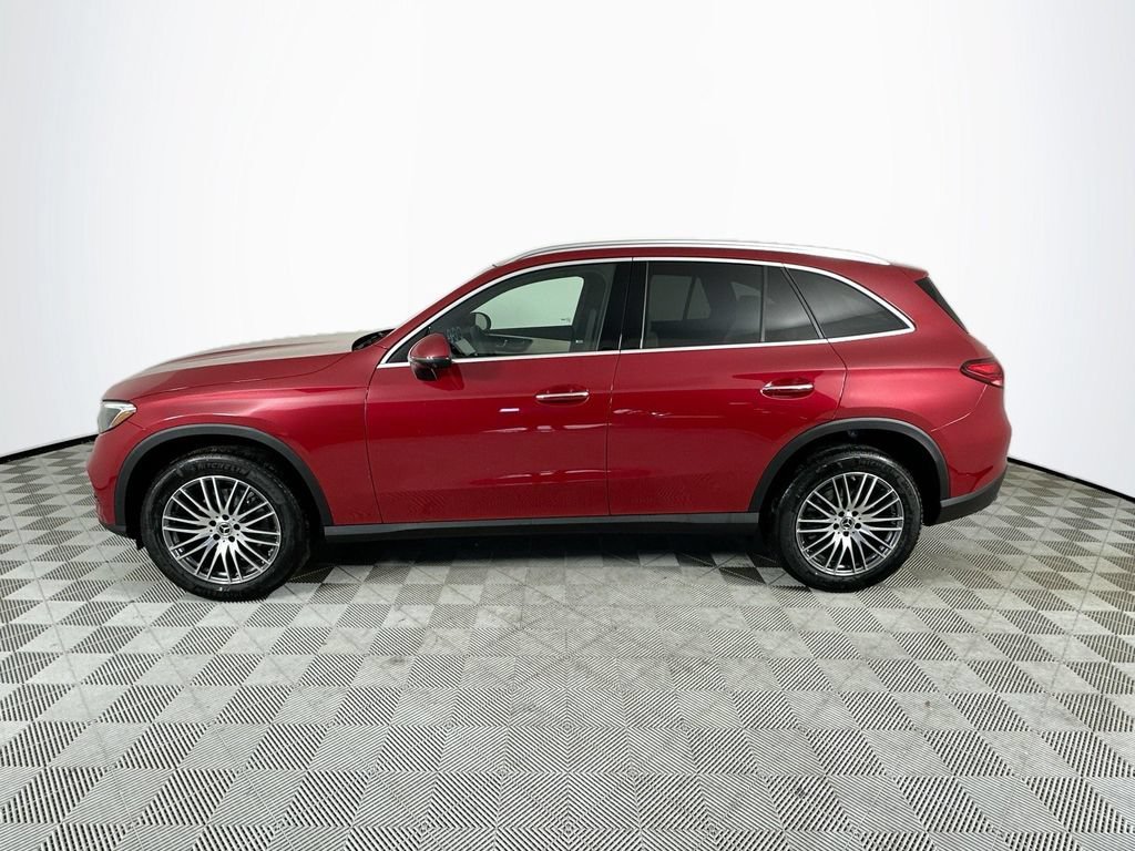 New 2026 MANUFAKTUR Patagonia Red Metallic Mercedes-Benz GLC 300 image 38