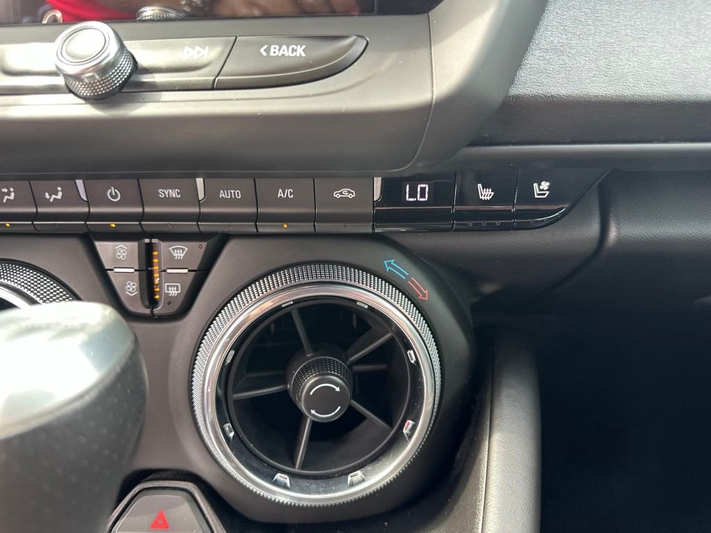 Used 2018 Blue Chevrolet 2LT image 18