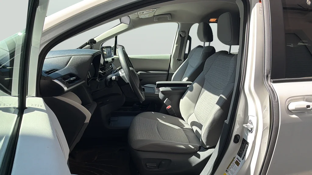 Used 2021 White Toyota LE image 9