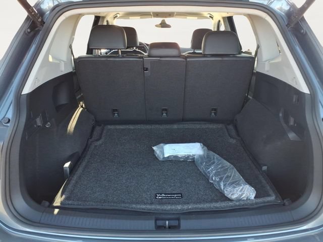Used 2024  Volkswagen SE image 27