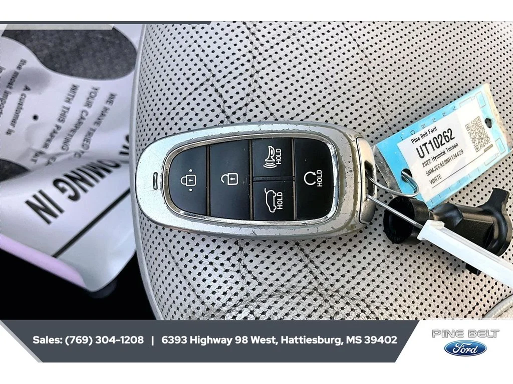 Used 2022 Portofino Gray Hyundai SEL image 9