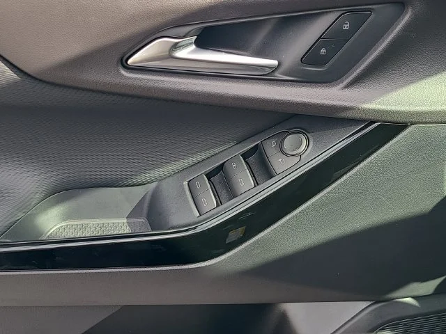 New 2027 Mosaic Black Metallic Chevrolet LT image 19