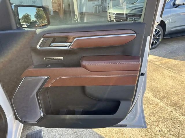 Used 2023 White GMC Denali Ultimate image 31