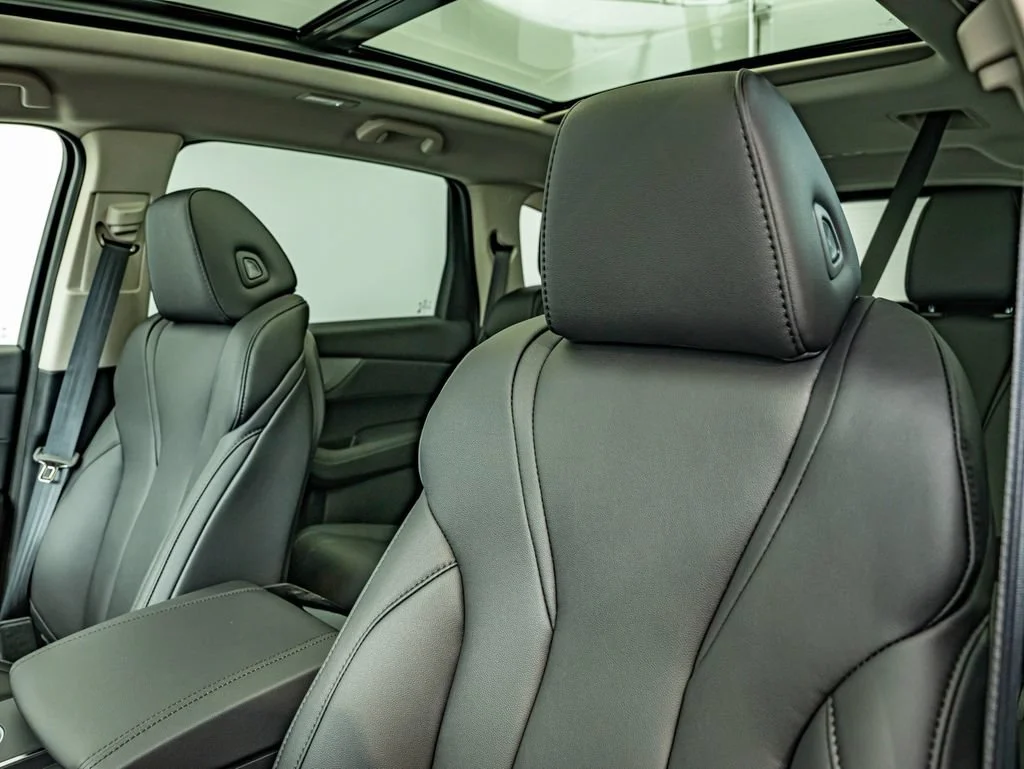 New 2026 Majestic Black Pearl Acura SH-AWD image 34
