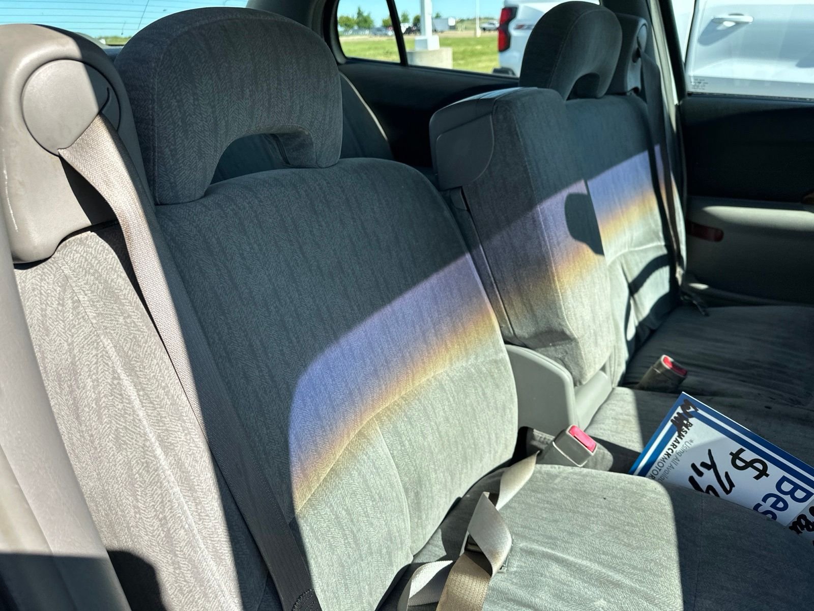 Used 2005 White Buick Custom image 30