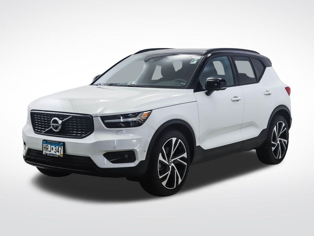 2022 Volvo XC40 T5 R-Design AWD's photo