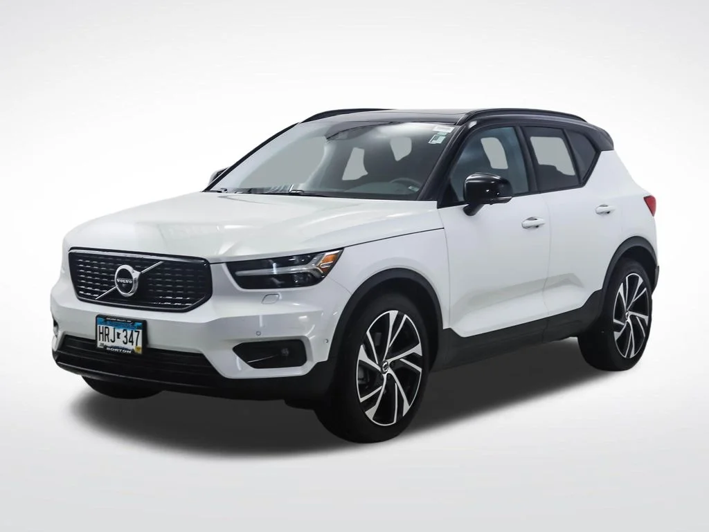 2022 Volvo XC40 T5 R-Design AWD's photo