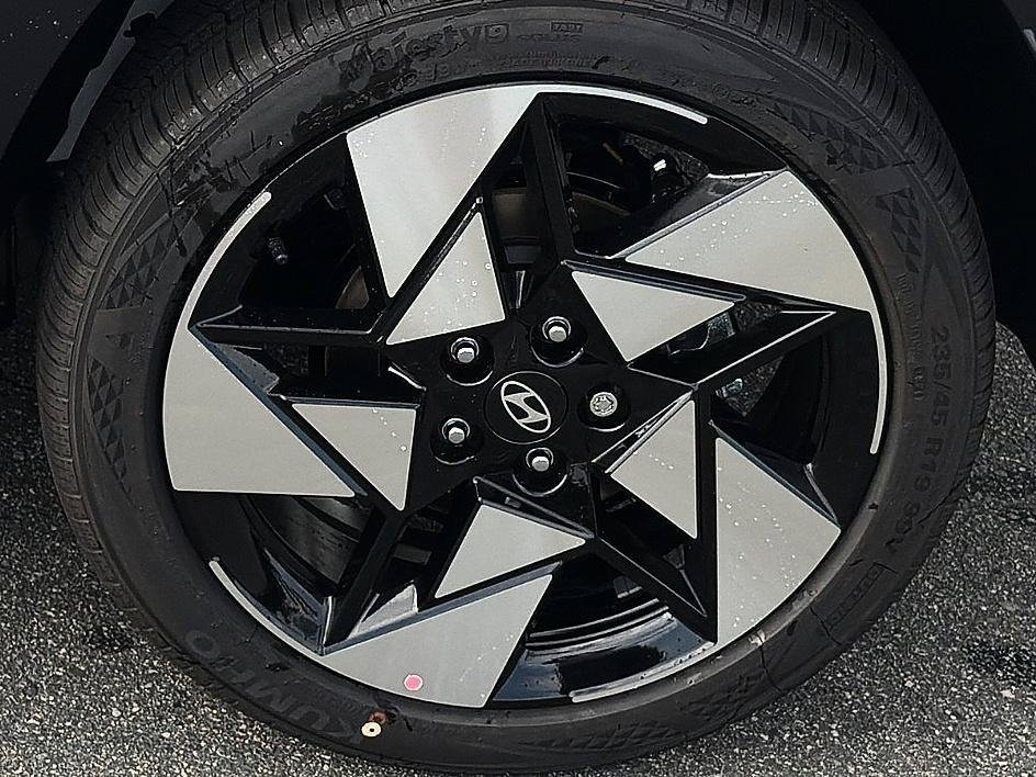 New 2027 Atlas White Hyundai Limited FWD image 22
