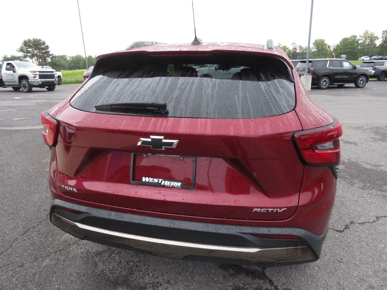 Used 2024 Crimson Metallic Chevrolet ACTIV image 9