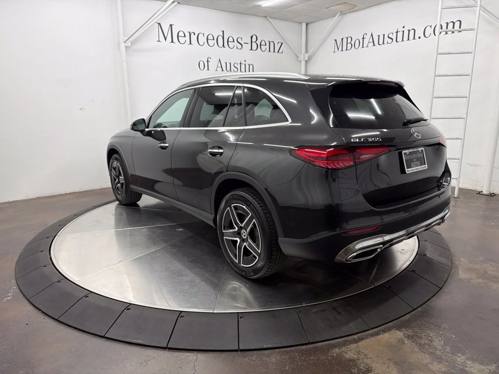 New 2027 Gray Mercedes-Benz GLC 300 image 5