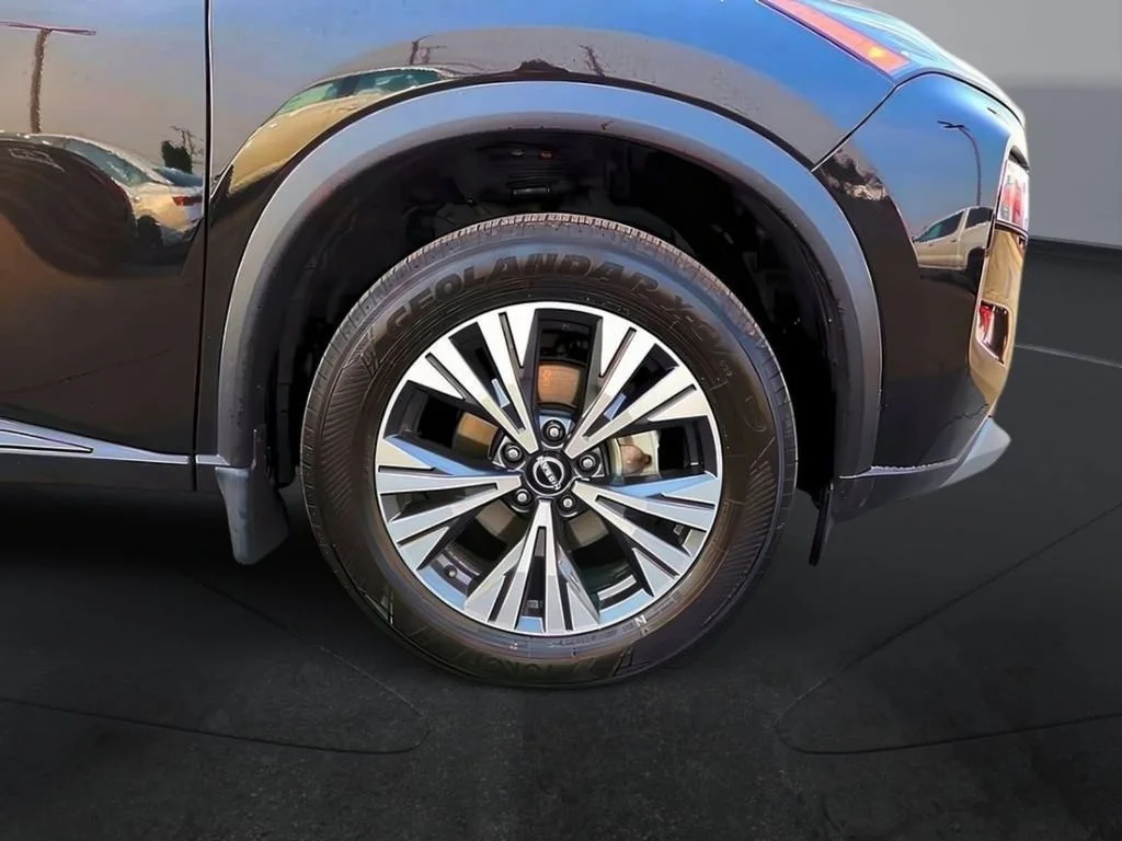 Used 2023 Super Black Nissan SV image 27