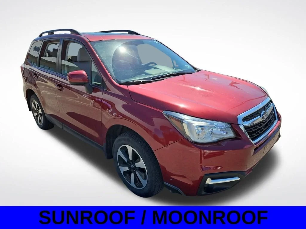 Used 2018 Red Subaru 2.5i Premium image 3