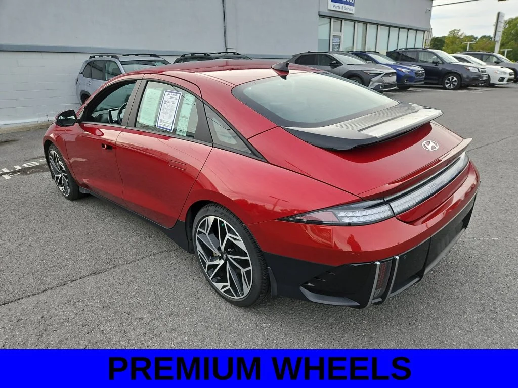 Used 2023 Red Hyundai SEL image 14