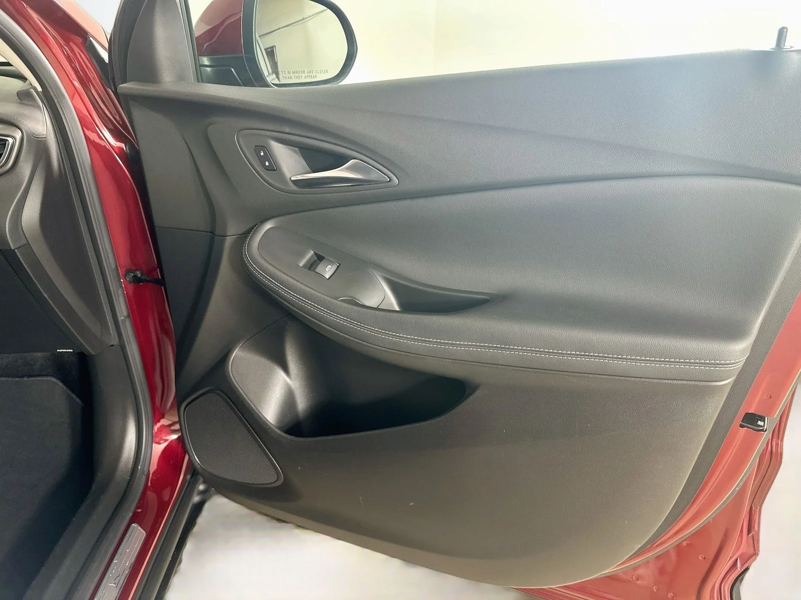 Used 2023 Red Buick  image 43