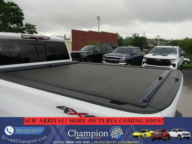 Used 2020 SUMMIT WHITE Chevrolet LT image 9