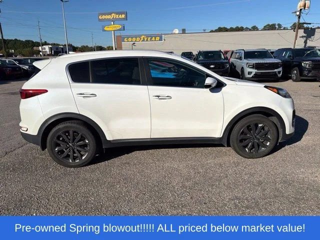 Used 2018 White Kia EX image 8