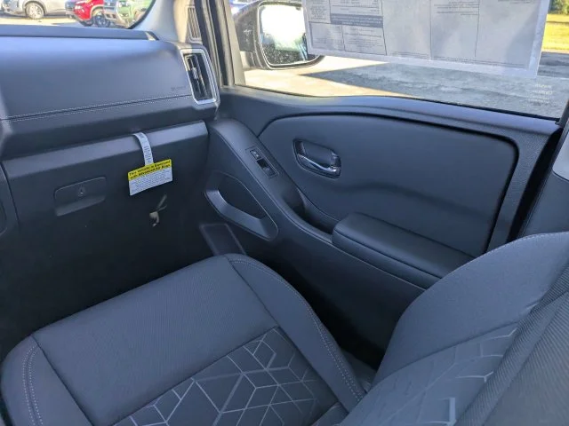 New 2027 Glacier White Nissan Crew Cab SV image 17