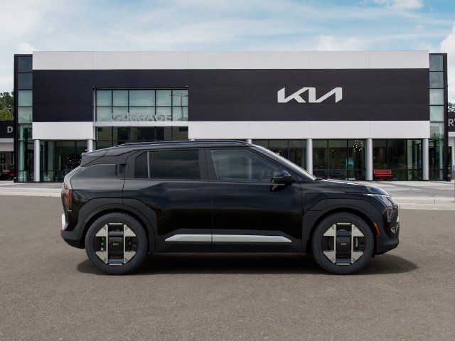 New 2027 Black Kia  image 7