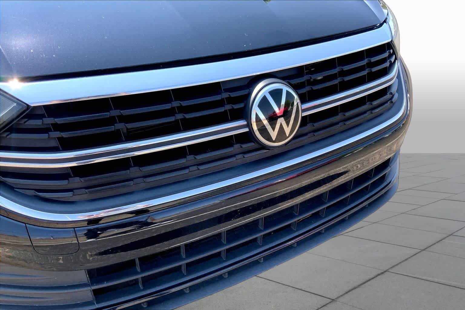 Used 2022 Deep Black Pearl Volkswagen S image 31