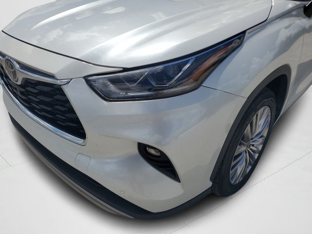 Used 2022 Beige Toyota Platinum image 26