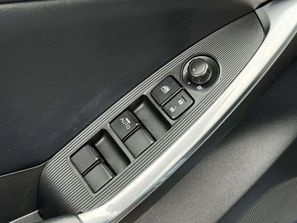 Used 2014 Blue Mazda Grand Touring image 32