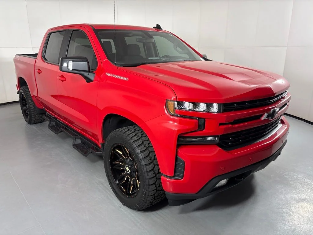 Used 2020 Red Chevrolet RST image 2