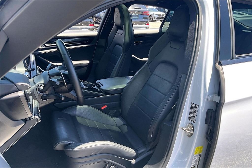 Used 2025  Porsche 4 image 18