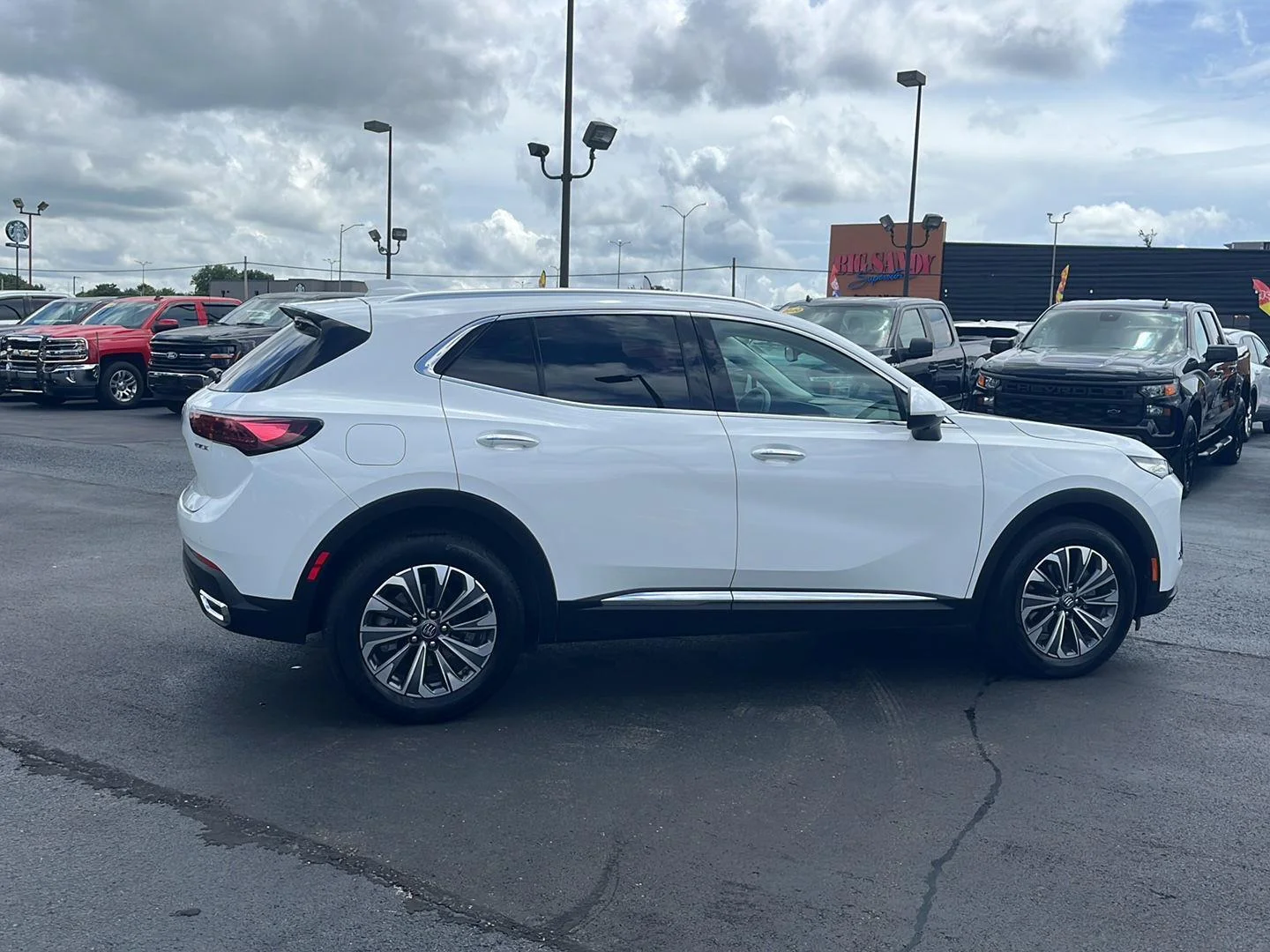 Used 2025 Summit White Buick Preferred image 6